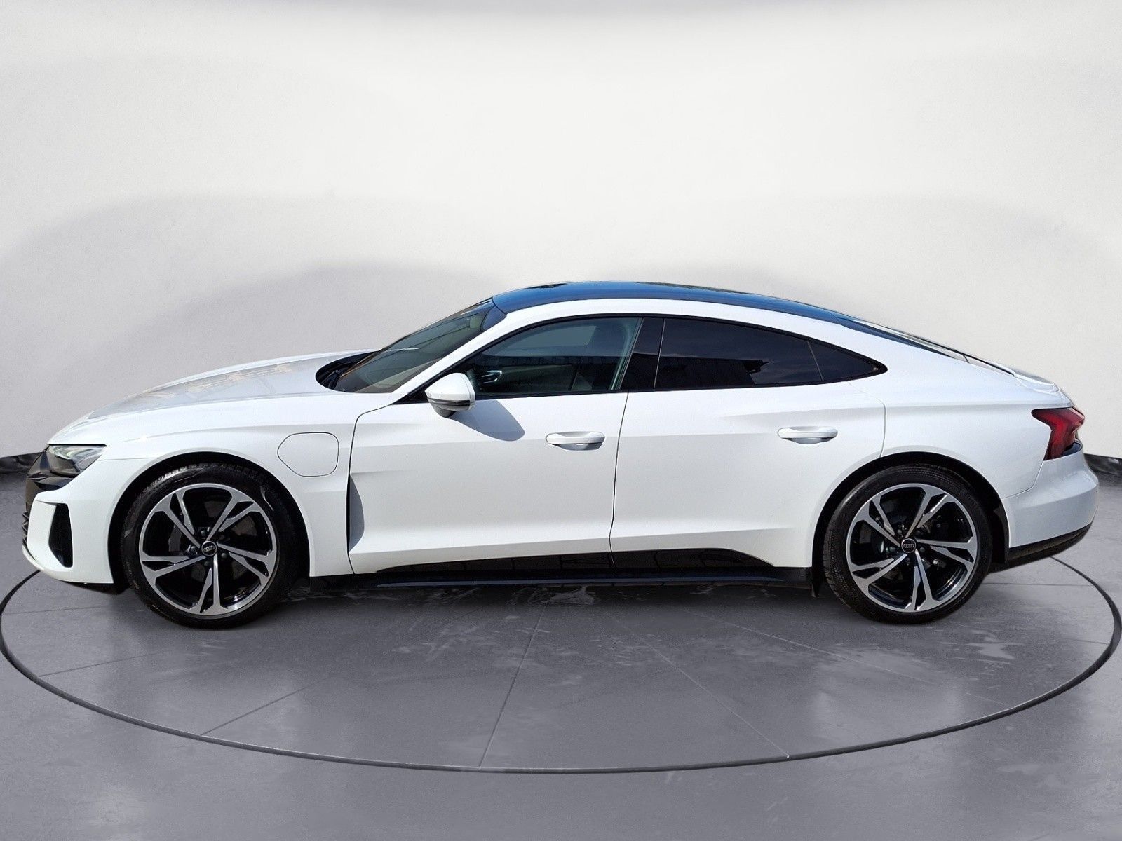 Audi e-tron GT quattro OptikPlus PanoDach AssistTour  imagem 3