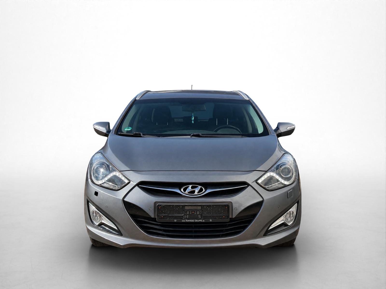 Hyundai i40 2013 — rear view