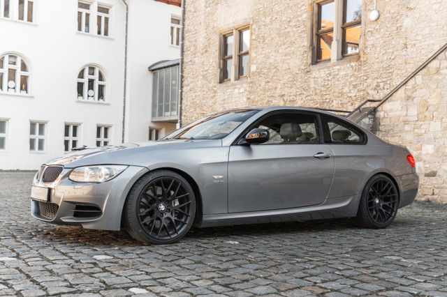BMW 335iS Coupé M PDC BIXENON TEMPOMAT LEDER DKG