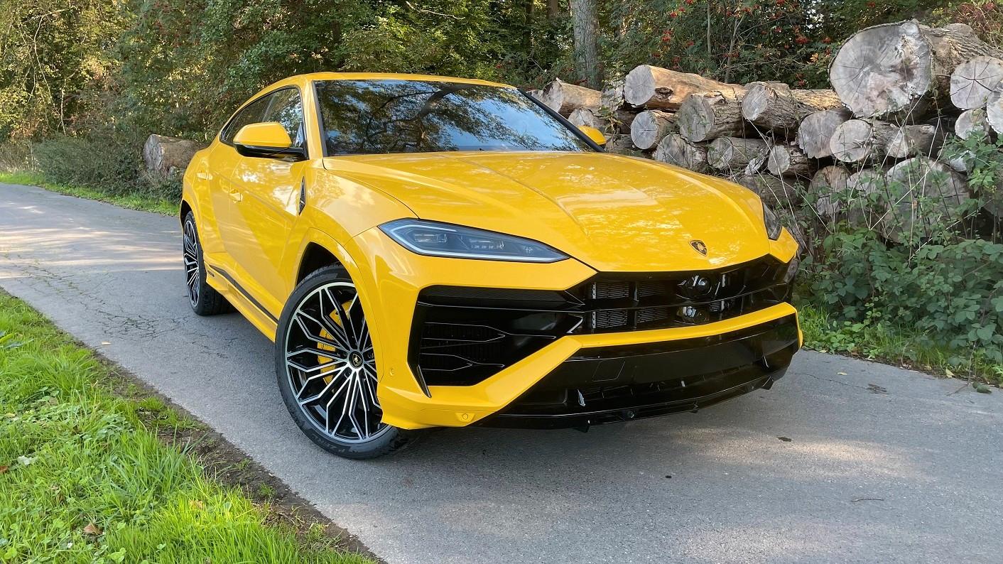 Lamborghini Urus SE+PANO+MASSAGE+23"+STYLE PACK-WARRANTY