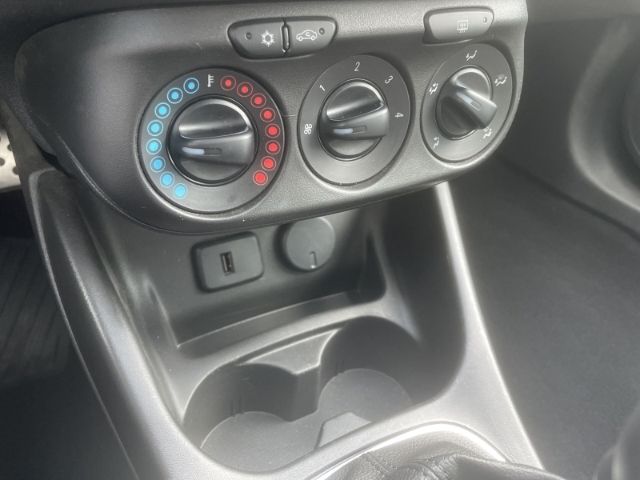 Fahrzeugabbildung Opel Corsa 1.4 Color Edition ecoFlex Sitzheizung, Ein