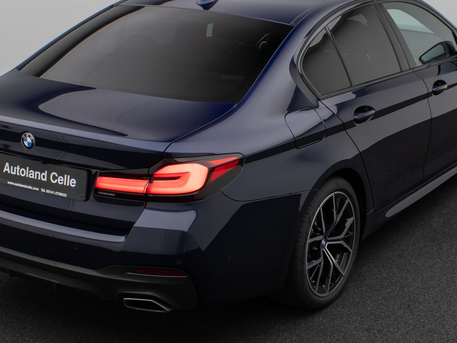 Fahrzeugabbildung BMW 540d xD M Sport Glasdach Kamer Laser HUD H/K 19"