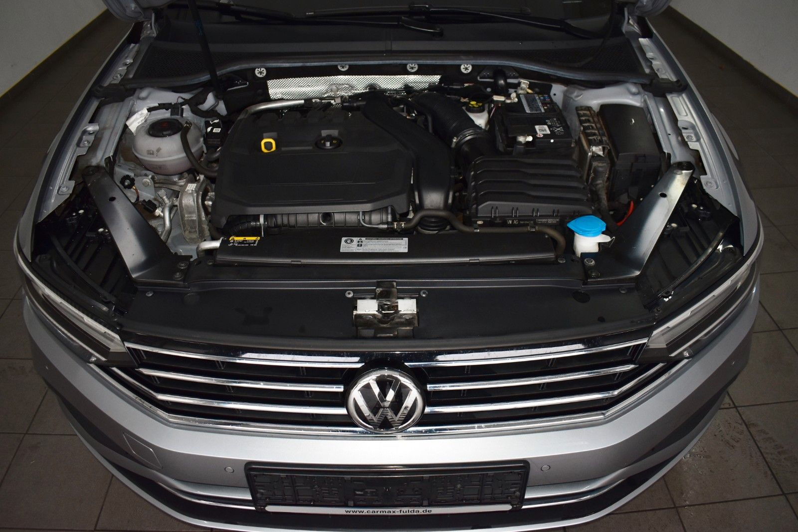 Fahrzeugabbildung Volkswagen Passat Lim.1.5 TSI R-Line ,LED,ACC, LM18"+WR