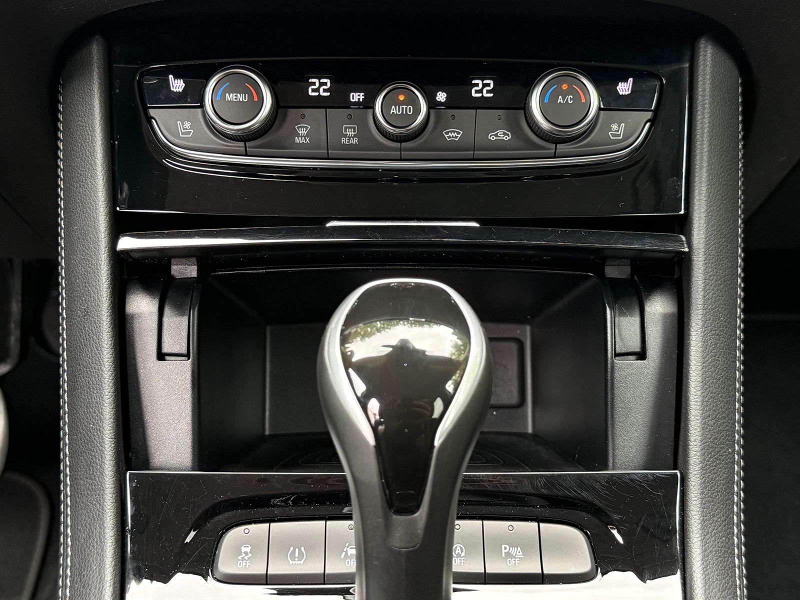 Fahrzeugabbildung Opel Grandland 2.0 CDTI Ultimate LED+LEDER+NAV+KAM360