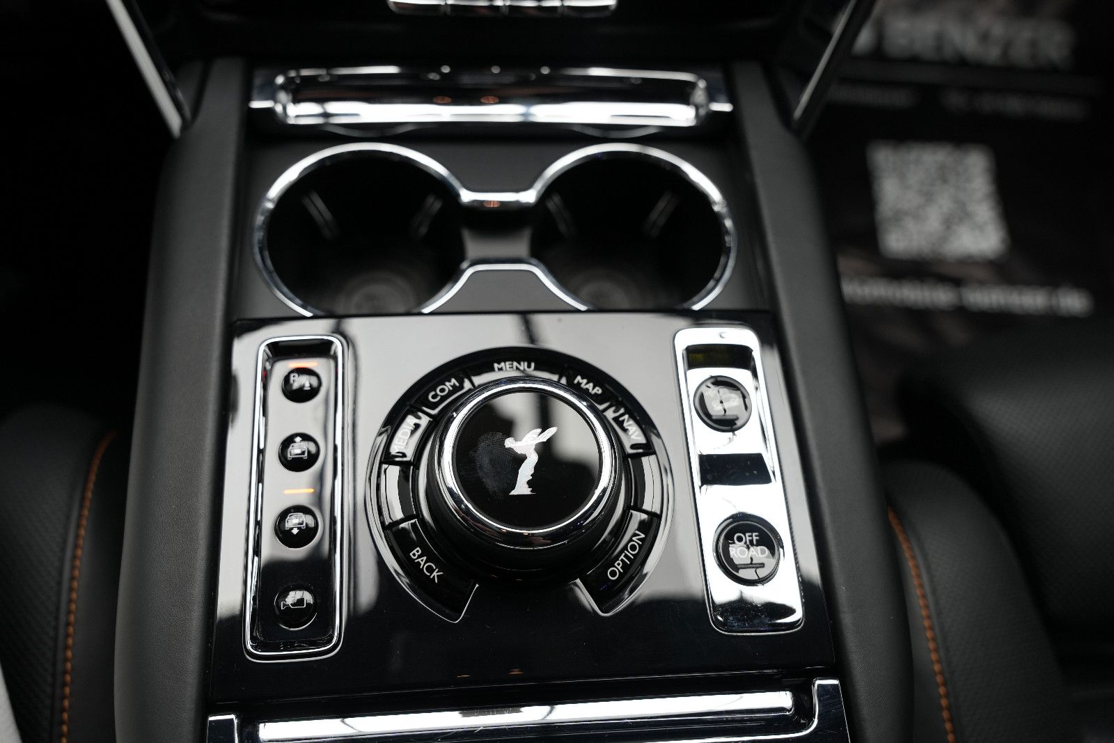 Fahrzeugabbildung Rolls-Royce Cullinan/NOVITEC/WIDEBODY/24''/FOND-TV/STERNEHIM