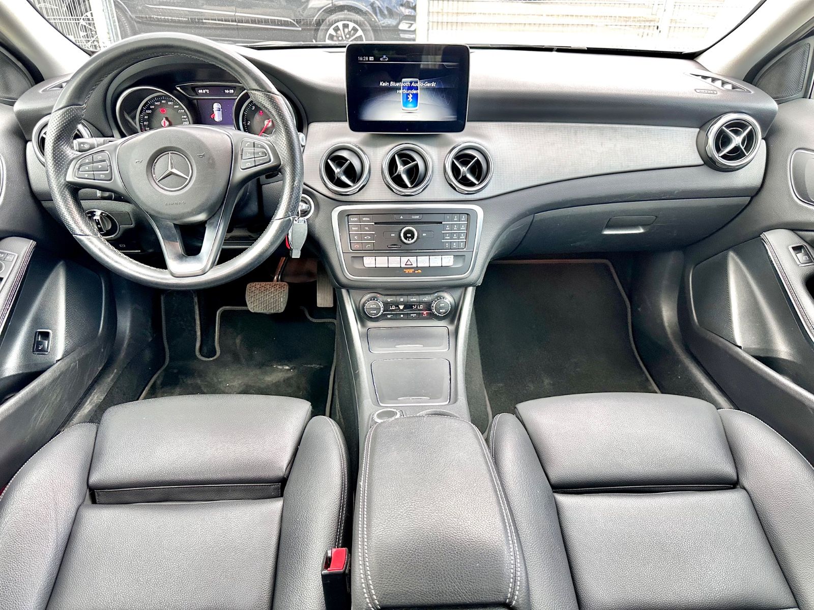 Fahrzeugabbildung Mercedes-Benz GLA 200 d URBAN*AUTOM+MOD.2020+18LM*