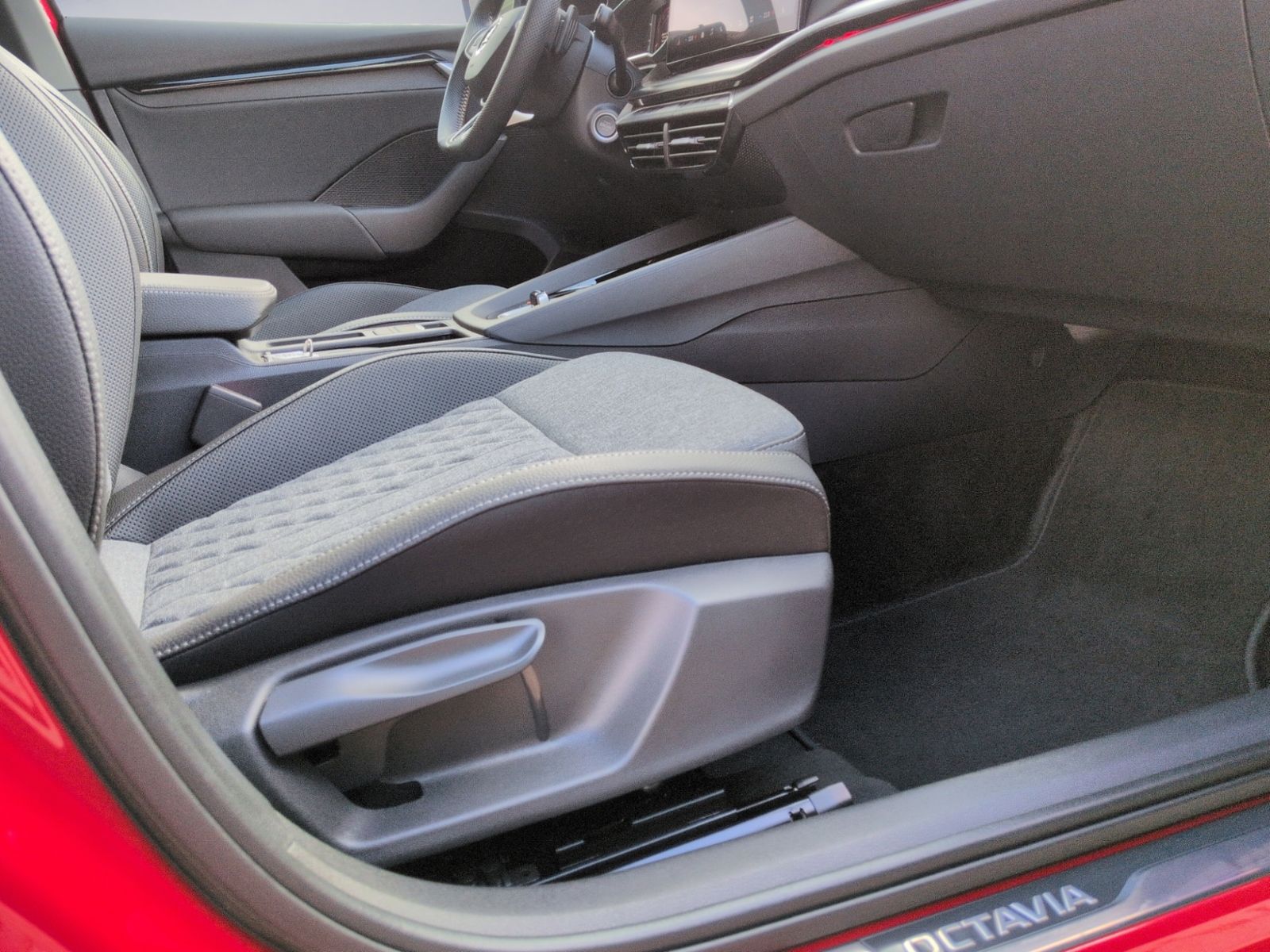 Octavia 2.0 TDI DSG Sportline KAMERA+AHK+NAVI