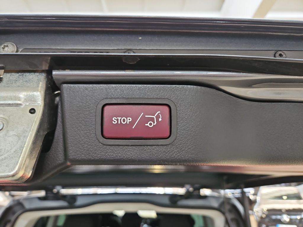 Fahrzeugabbildung Mercedes-Benz V 220 ED kompakt 7 Sitze LED STHZ 2,5t AHK MBUX