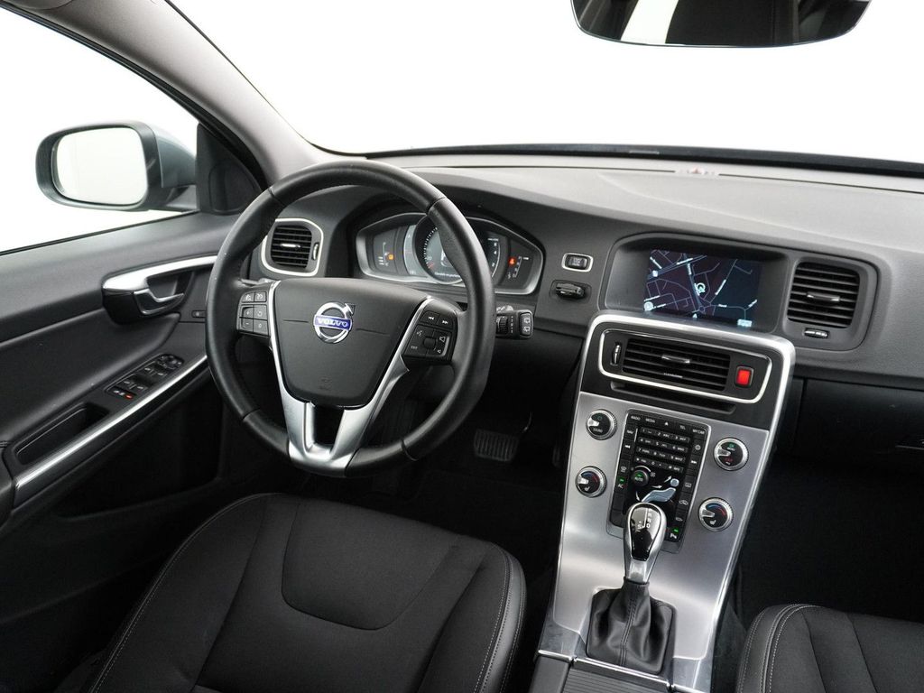 Volvo V60 1.5 T3 Summum automatik navi sitzheizung