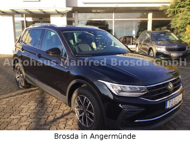 Volkswagen Tiguan Life DSG AHZ NAV KAM GJR 25% RABATT