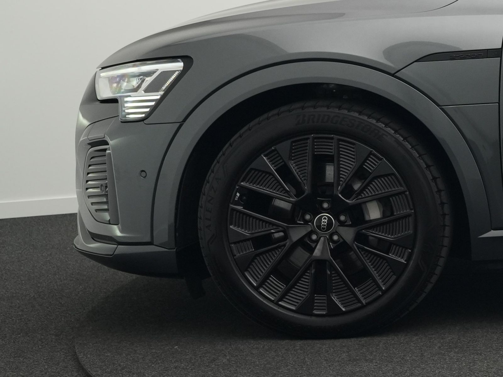 Audi Q8 e-tron - Bild 17