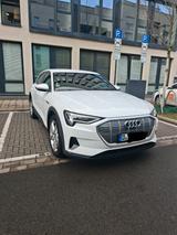 Audi e-tron 55 quattro/S Line/Dashcam/AHK/beh Lenkrad - Audi e-tron: Von Privat