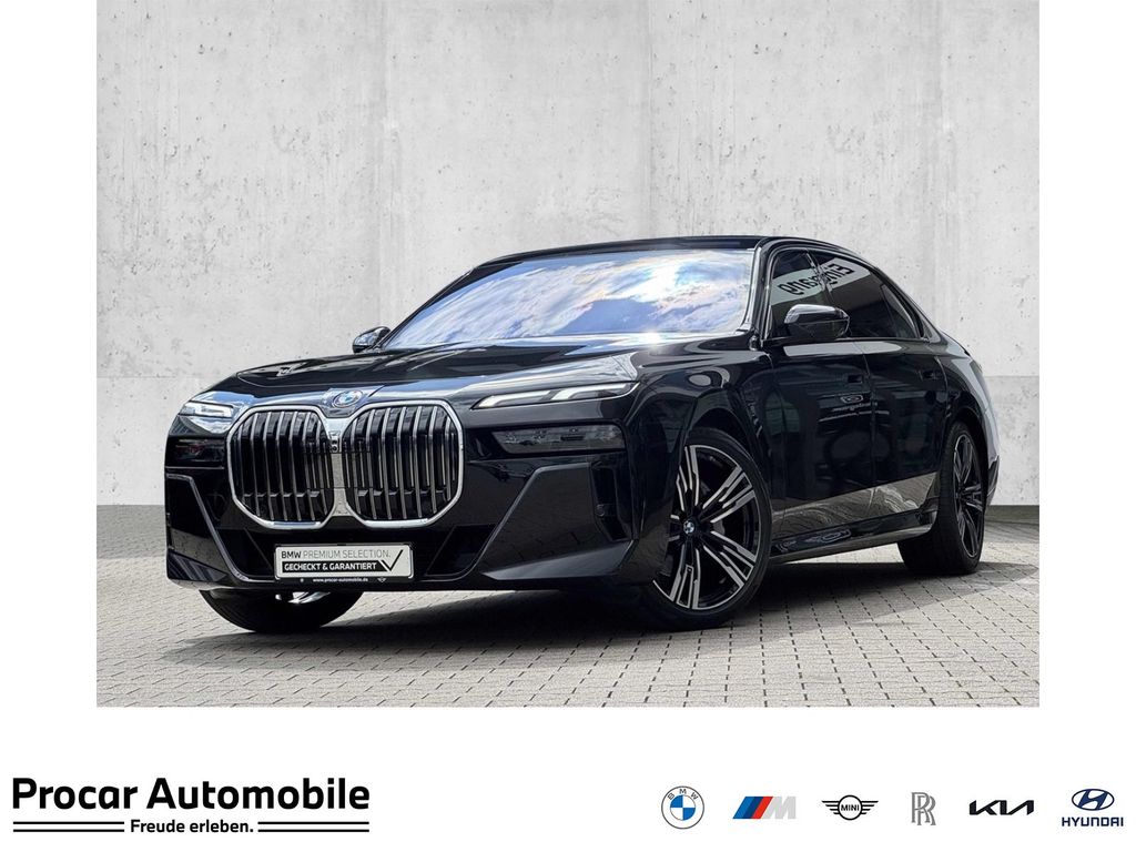 BMW 740d xDrive M Sport SkyPano DA Prof PA Prof B&W