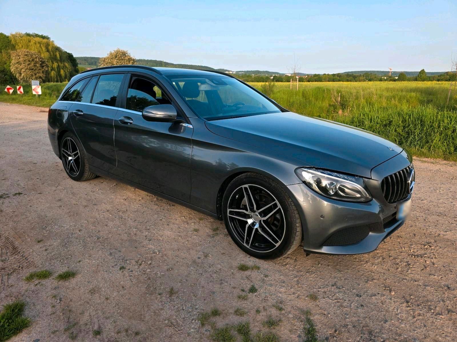 MERCEDES-BENZ Mercedes C220CDI, AMG Design, 9 Gang, Pano...