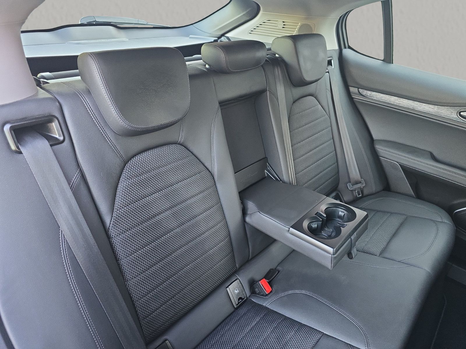 Fahrzeugabbildung Alfa Romeo Stelvio Super Q4 NAVI LEDER AUTOMATIK M+S
