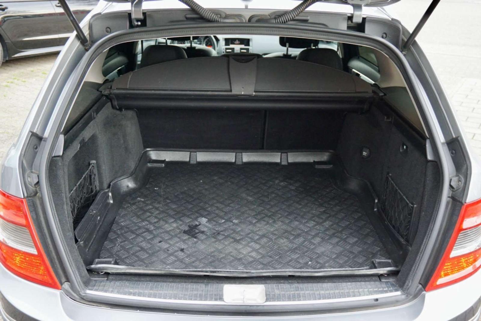 Mercedes-Benz C200 2010 — photo 5