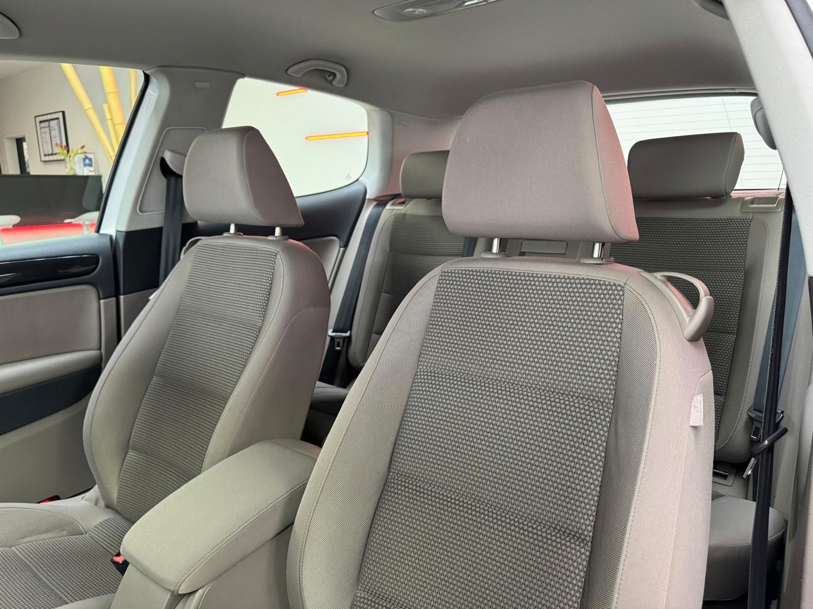 Fahrzeugabbildung Volkswagen Golf VI 1.4 TSI Comfortline*15.000km!*