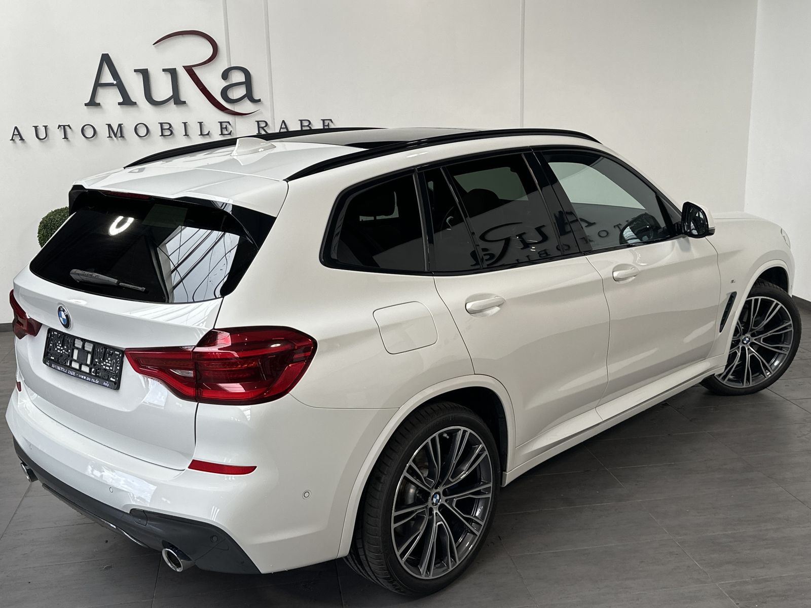 Fahrzeugabbildung BMW X3 xDrive30d M-Sport NAV+LED+PANO+21ZO+HUD