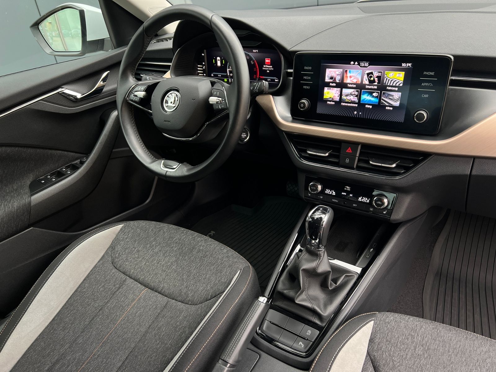 Fahrzeugabbildung SKODA Kamiq Style 1.5 TSI DSG *AHK, LED, ACC, 17"-LM*