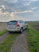 Volvo XC60 D4 AWD Momentum Geartronic Momentum - Volvo XC60 in Köln
