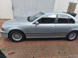 BMW 528i kein Rost, sehr gepflegt, gute Substanz - silberne BMW 528