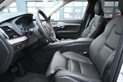 Fahrzeugabbildung Volvo XC90 B5D AWD Ultimate Bright*PANO*STHZ*LUFT*H&K*