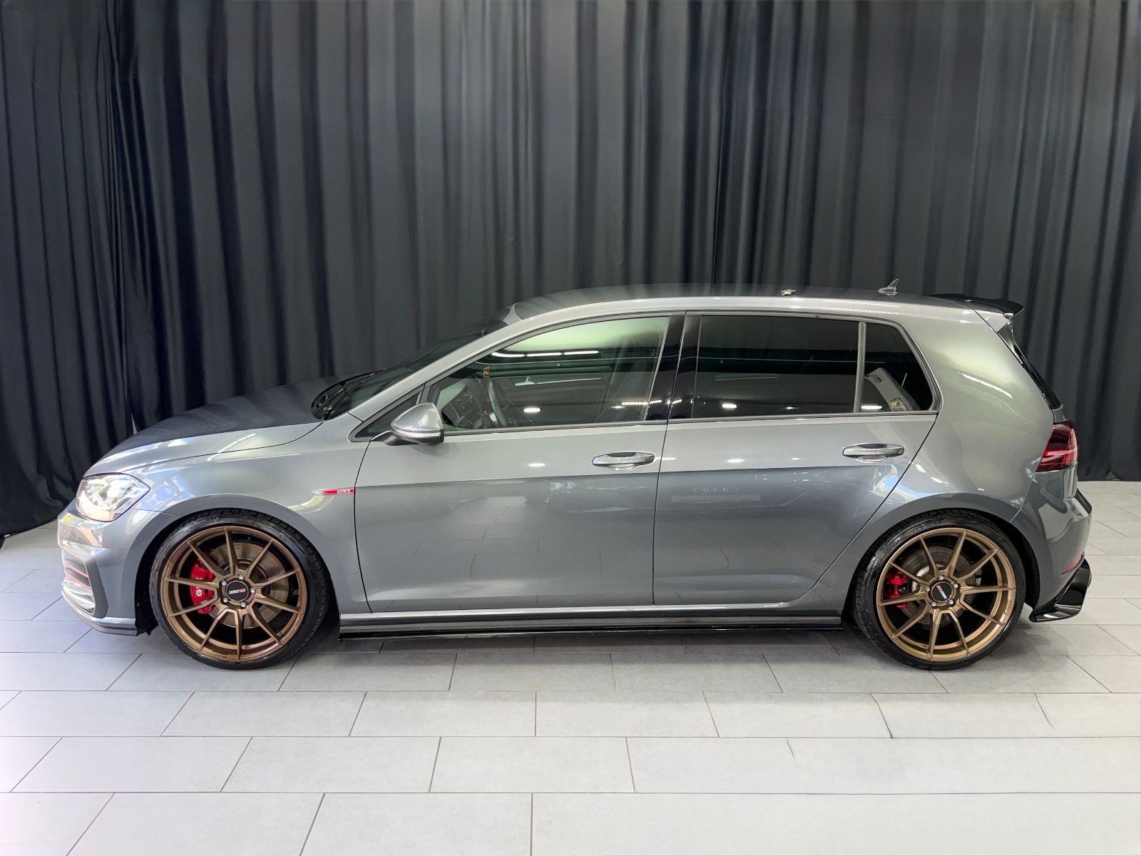Fahrzeugabbildung Volkswagen Golf VII GTI Performance |APR|DSG|LED|MAXTON
