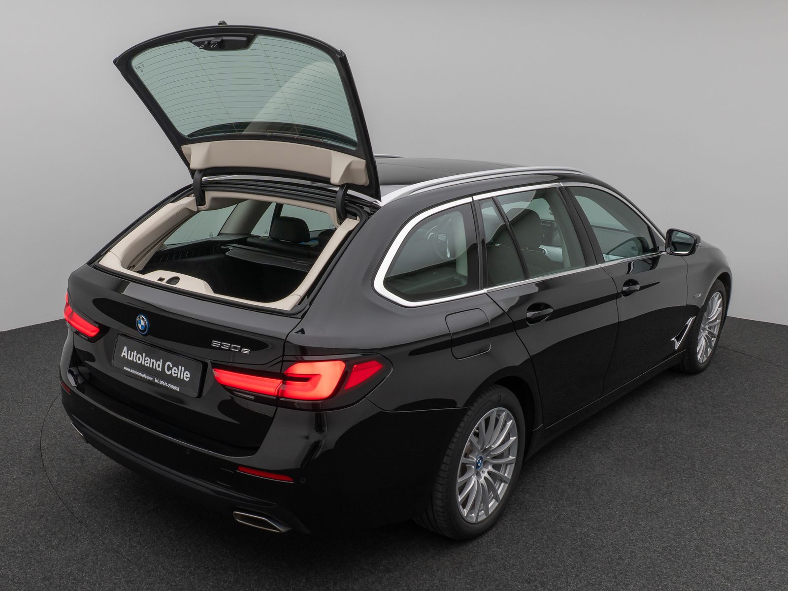 Fahrzeugabbildung BMW 530e Panorama Leder DAB H/K WLAN Stop&Go Alarm