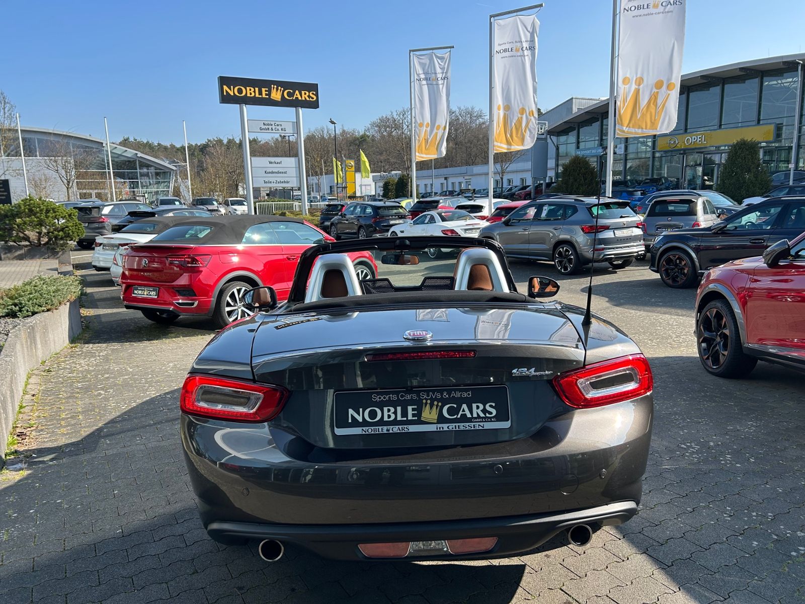Fahrzeugabbildung Fiat 124 Spider Lusso BOSE RFK KLIMA NAVI SHZ