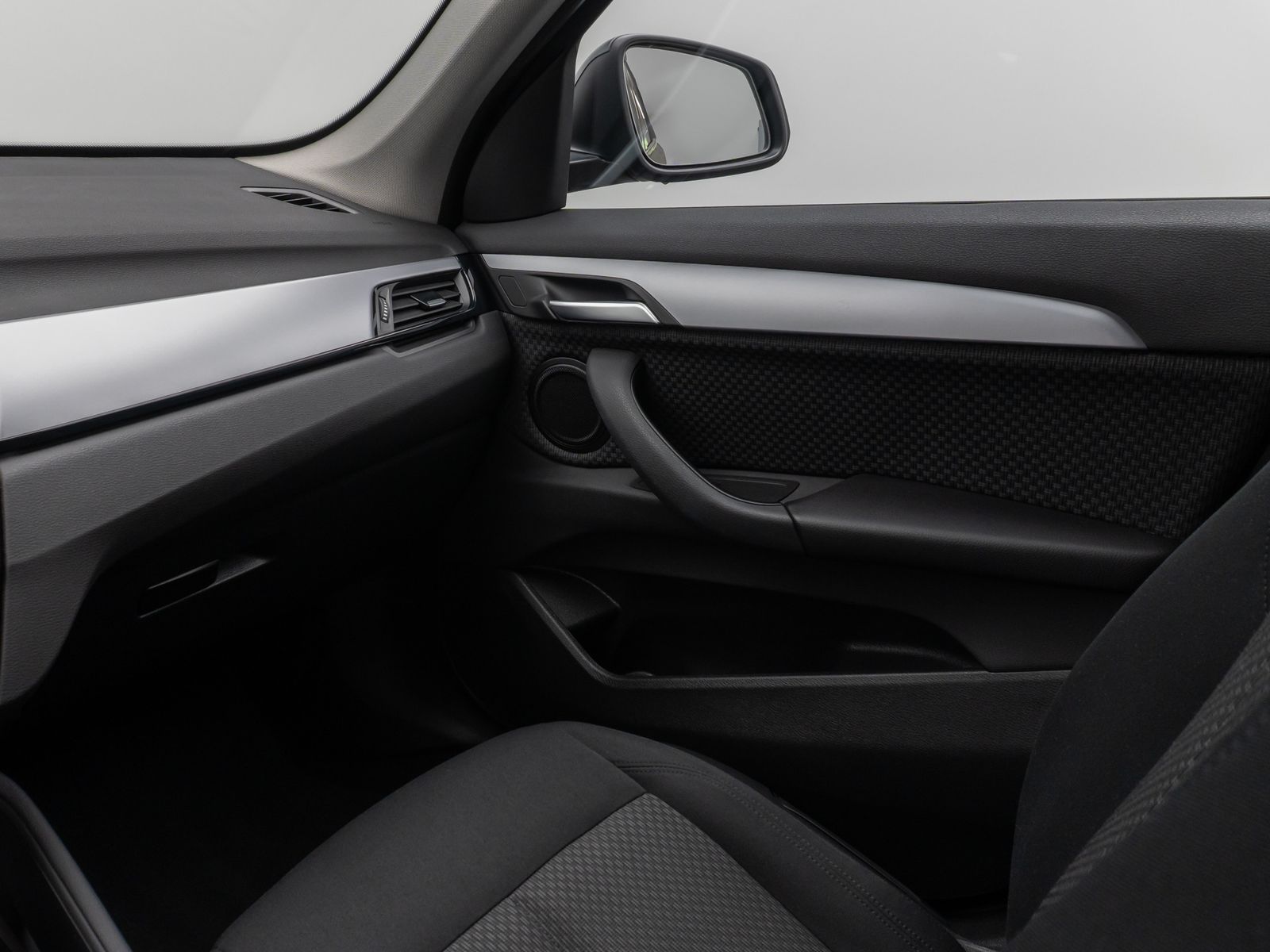 Fahrzeugabbildung BMW X1 xD25e DAB PDC Navi Lordos Geschwindigkeitsre