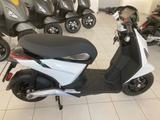 Piaggio 1 ACTIVE 125er E-Roller Akku Mobil bis 100 KM ab - PIAGGIO 1 ACTIVE