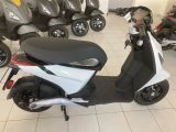Piaggio 1 ACTIVE 125er E-Roller Akku Mobil bis 100 KM ab - Angebote entsprechen deinen Suchkriterien