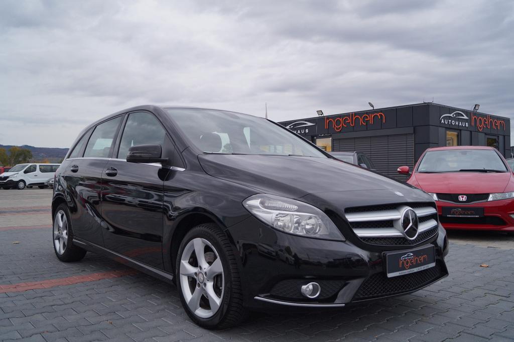 Mercedes-Benz B 180
