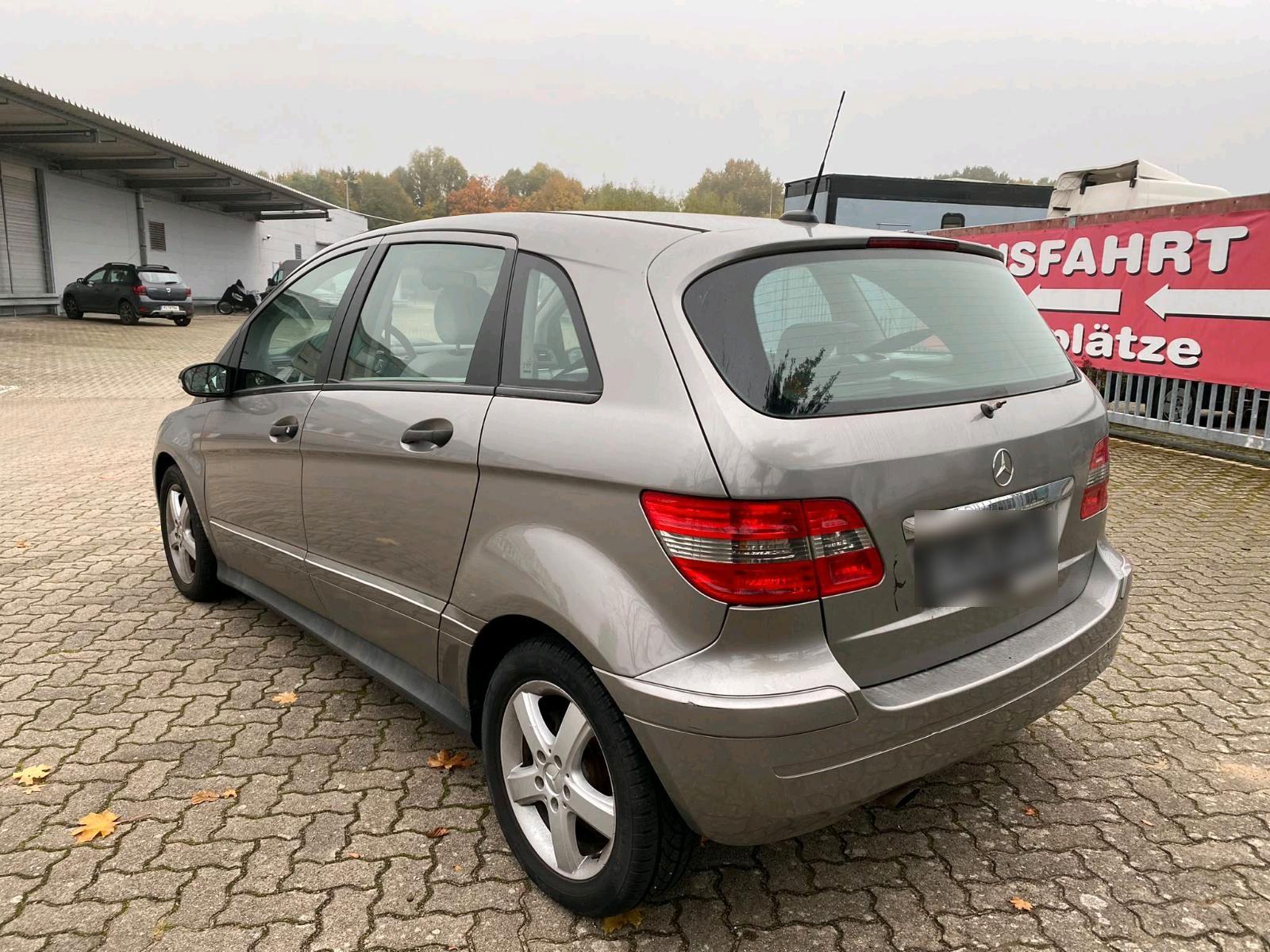 Mercedes-Benz  2006 — photo 15