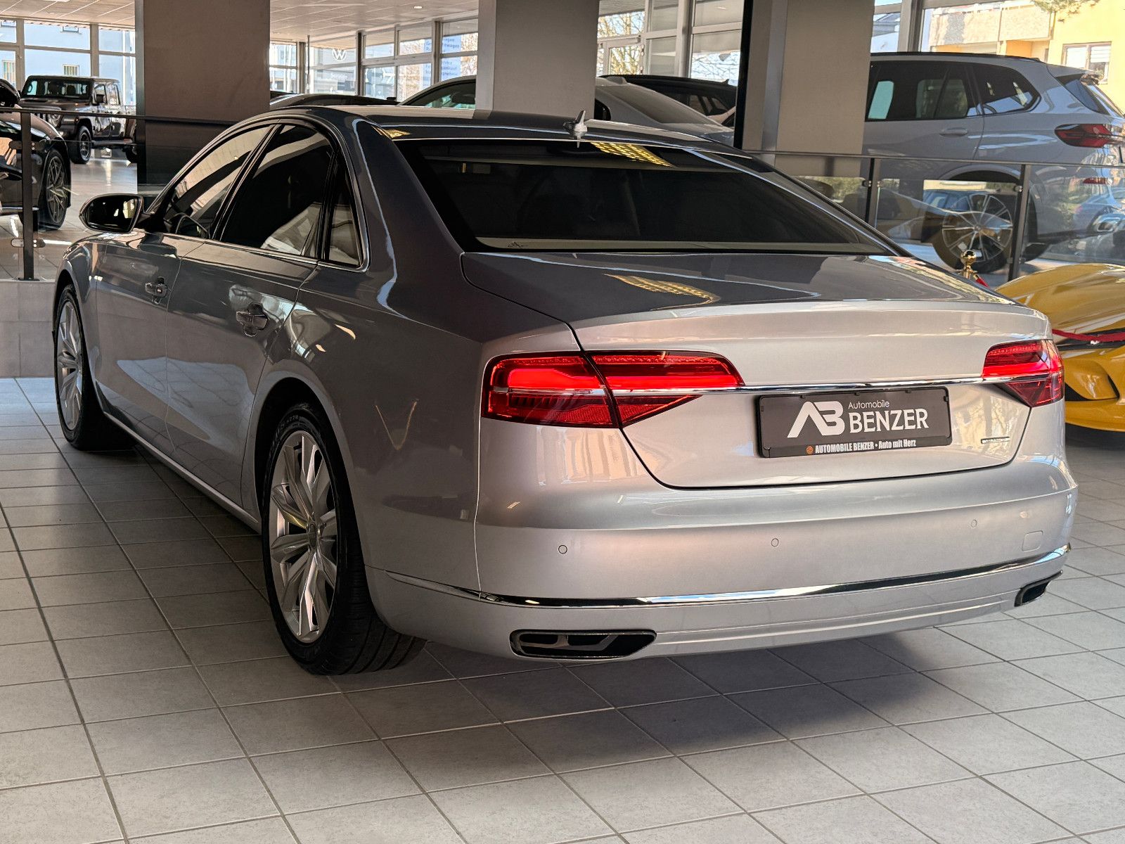 Fahrzeugabbildung Audi A8 4.2 TDI quattro/SCHIEBEDACH/LED/ACC/FACELIFT