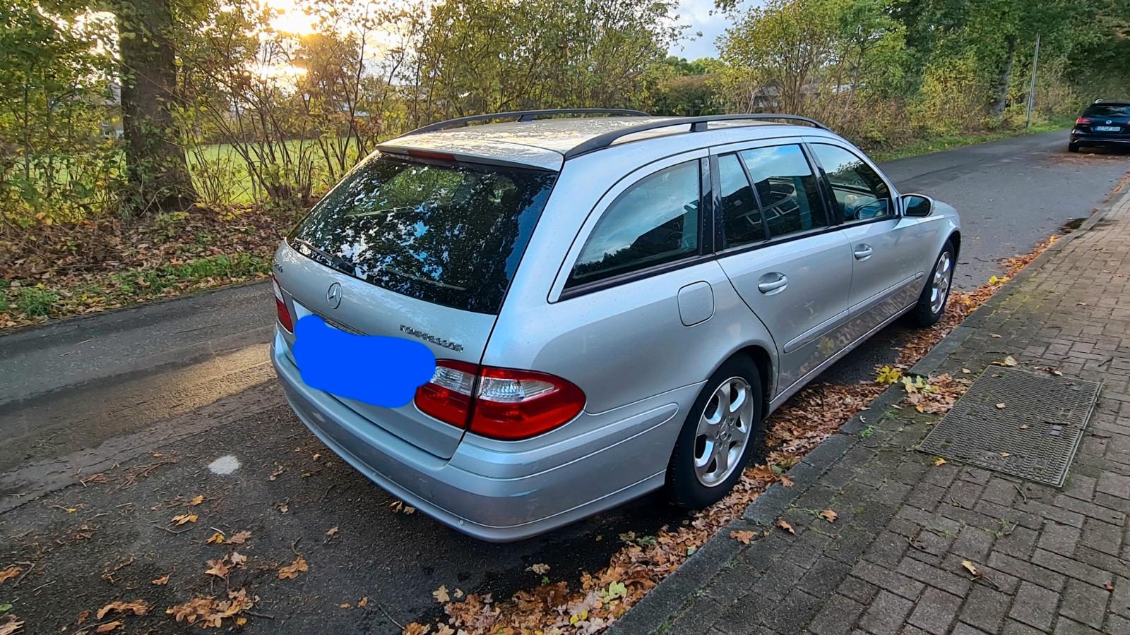 Mercedes-Benz E200 2004 — photo 11