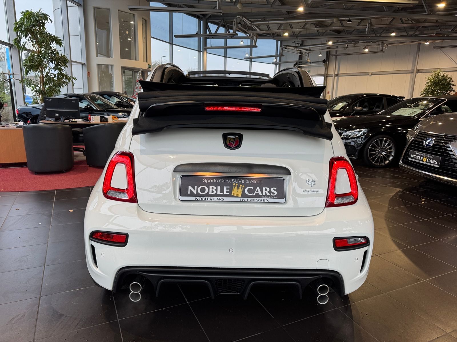 Fahrzeugabbildung Abarth 695C Turismo BEATS NAV DAB LEDER PDC ALU