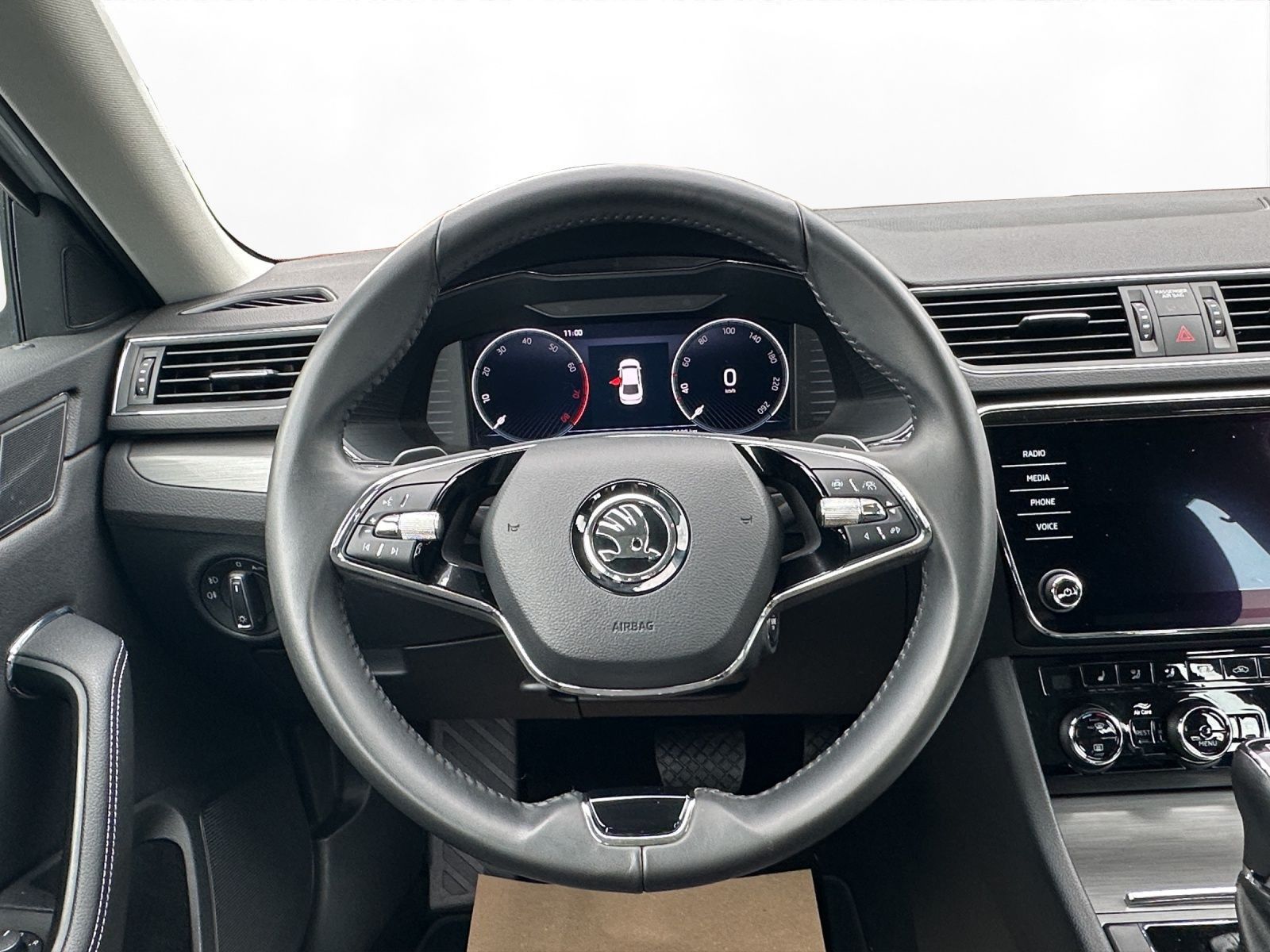 Skoda Superb 2.0 TSI DSG Style 4x4 SiHz PDC LED foto 8
