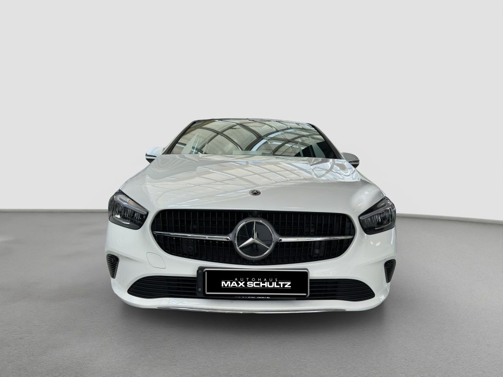 Fahrzeugabbildung Mercedes-Benz B 200 Pano*SD*KeyLess*LED*PDC*ParkAss*SpurH*ACC
