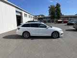 Skoda Octavia Combi 1.4 TSI e-Hybrid Style First Editi - Skoda Octavia mit Hybrid-Antrieb: Induktionsladefunktion