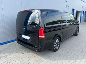 Mercedes V 220 - 10