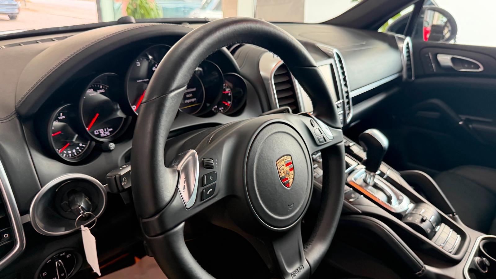 PORSCHE CAYENNE PLATINIUM EDITION 3.0 V6 245ch 4X4 BVA Toit ouvrant Sièges chauffants cuir Historique présent - 1ERE MAIN