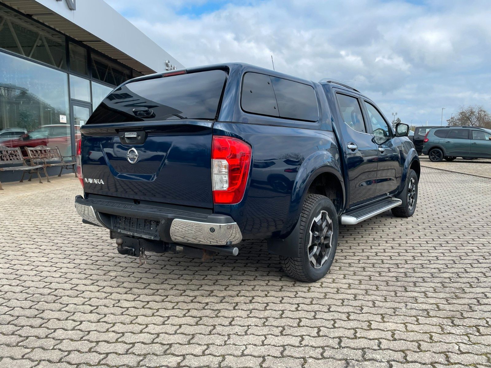 Fahrzeugabbildung Nissan Navara NP300 Tekna Double Cab 4x4