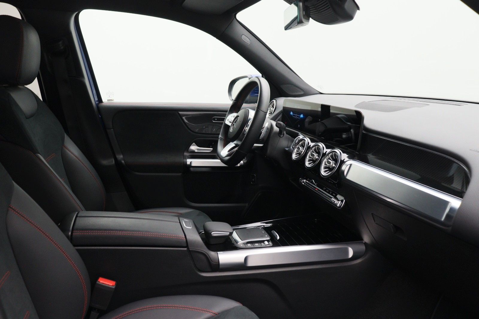 Fahrzeugabbildung Mercedes-Benz GLB 200 d AMG-Line DCT Distronic NAVI LED