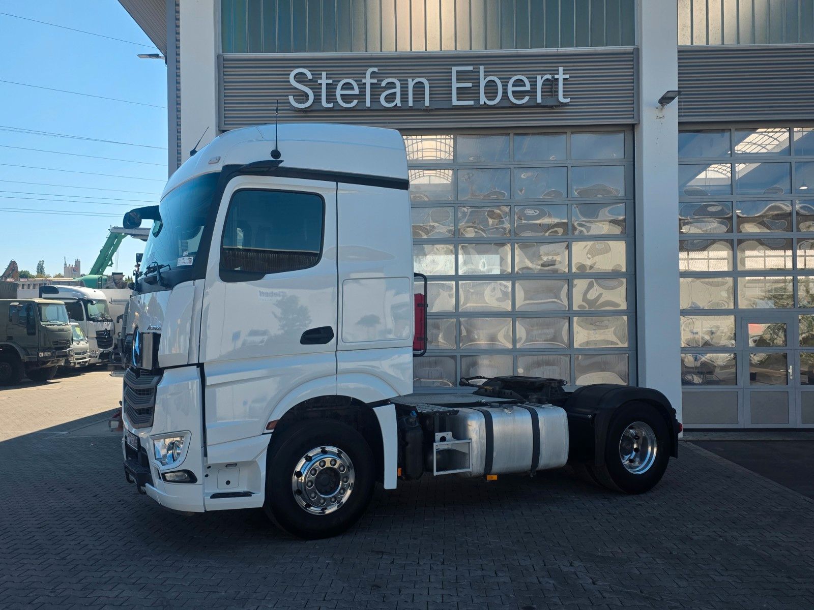 Fahrzeugabbildung Mercedes-Benz Actros 1846 LS Hydraulik, ADR, 2 x Nebenantrieb