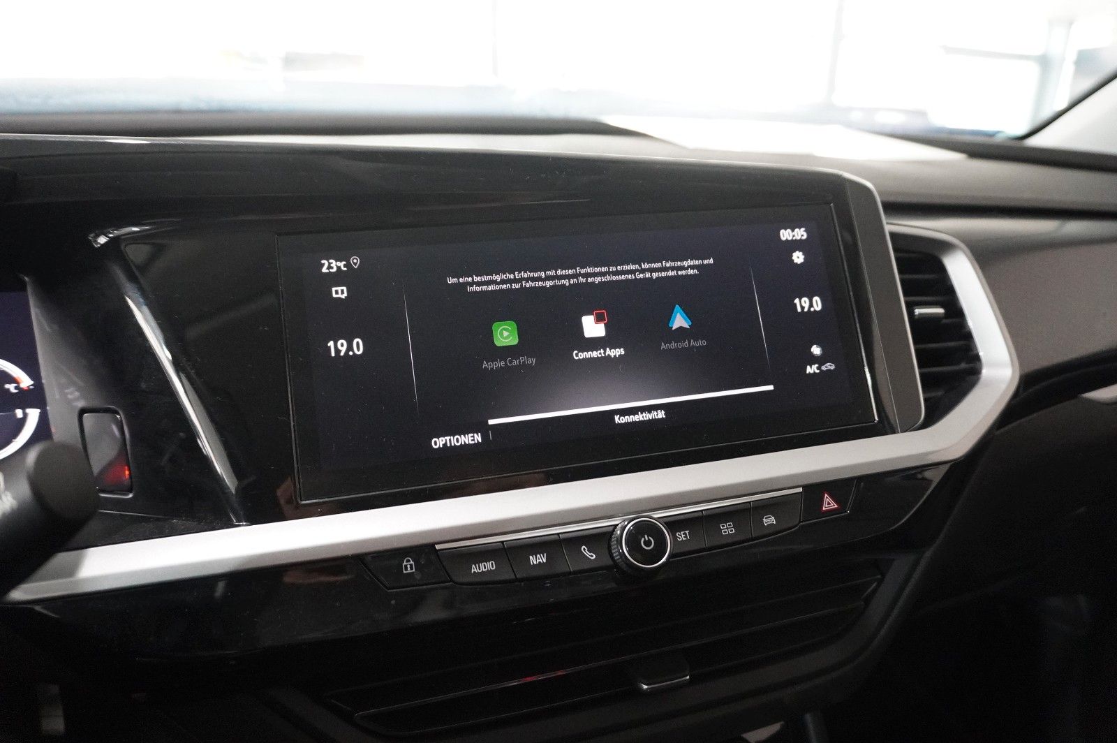 Fahrzeugabbildung Opel Grandland 1.5D GS SPORT NAVI/LED/VIRT./SPORT/DAB