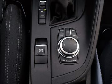 Fahrzeugabbildung BMW X1 Baureihe X1 xDrive 25 e Advantage