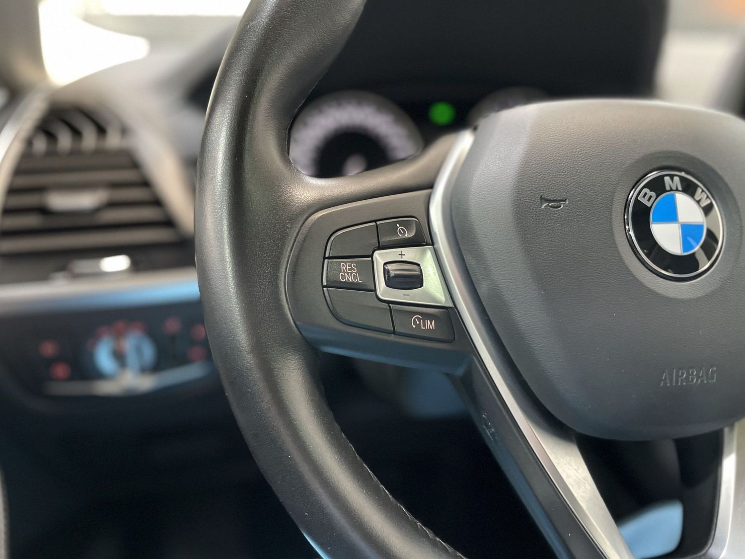 Fahrzeugabbildung BMW X3 xDrive 20 i Advantage #LED#Pano#Kamera#Tempo