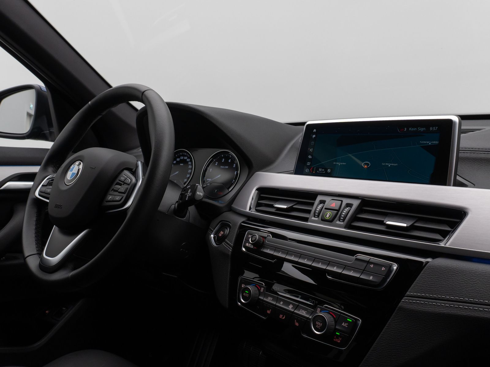 Fahrzeugabbildung BMW X1 xD25e Sport Line Parkassist DAB HiFi Komfort