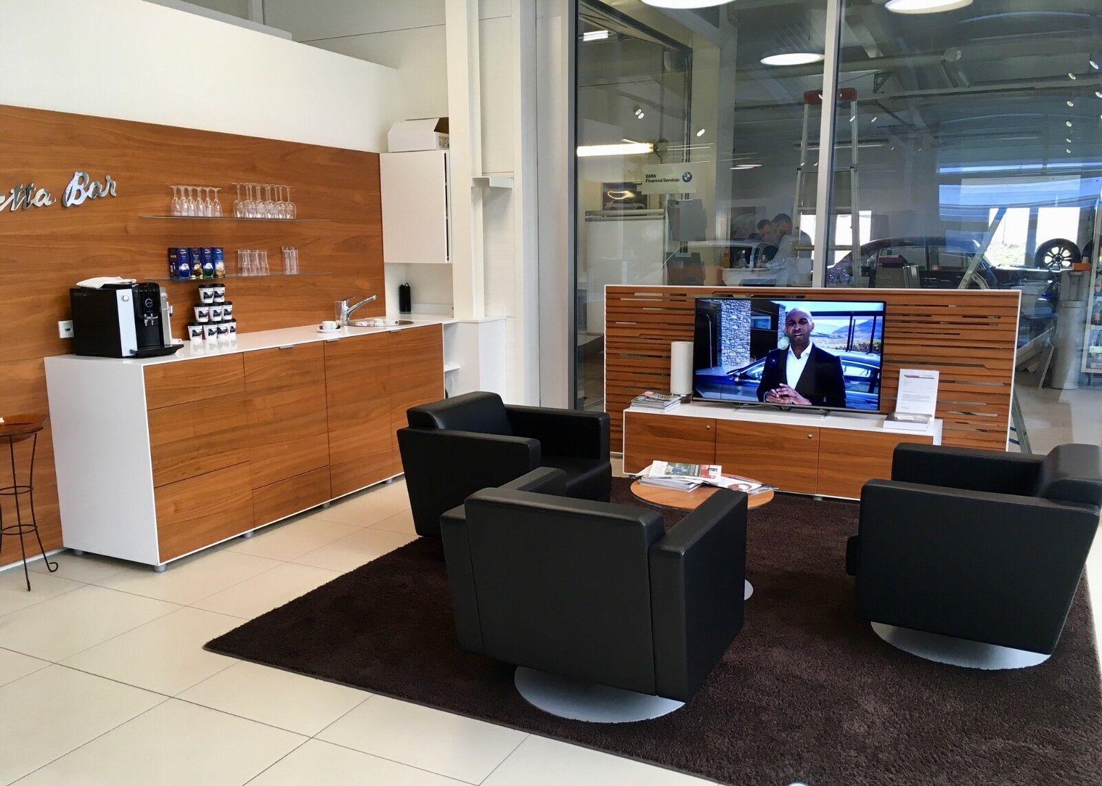 showroom-image-top